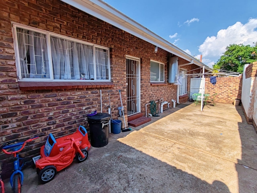 2 Bedroom Property for Sale in Potchefstroom North West